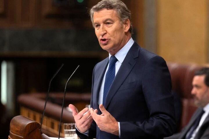 Feijóo, tras la imputación del exministro Montoro: "Lo que haya que investigar, que se investigue"