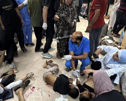 Israel masacra al menos a nueve niños al lanzar una bomba contra un grupo que esperaba recibir comida