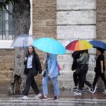Un total de 25 provincias están en aviso por lluvias y tormentas, ocho de ellas en nivel naranja