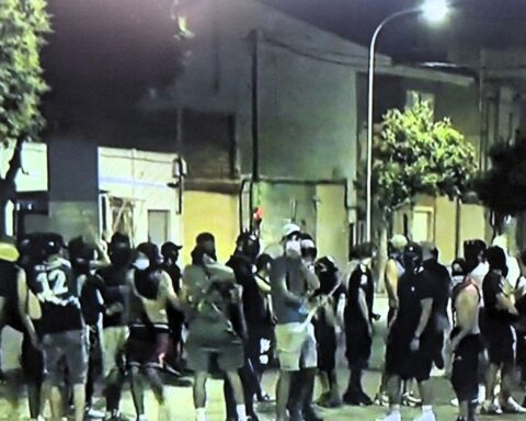 Los controles impiden el acceso de ultras a Torre Pacheco para evitar que la locura racista se apodere de la población