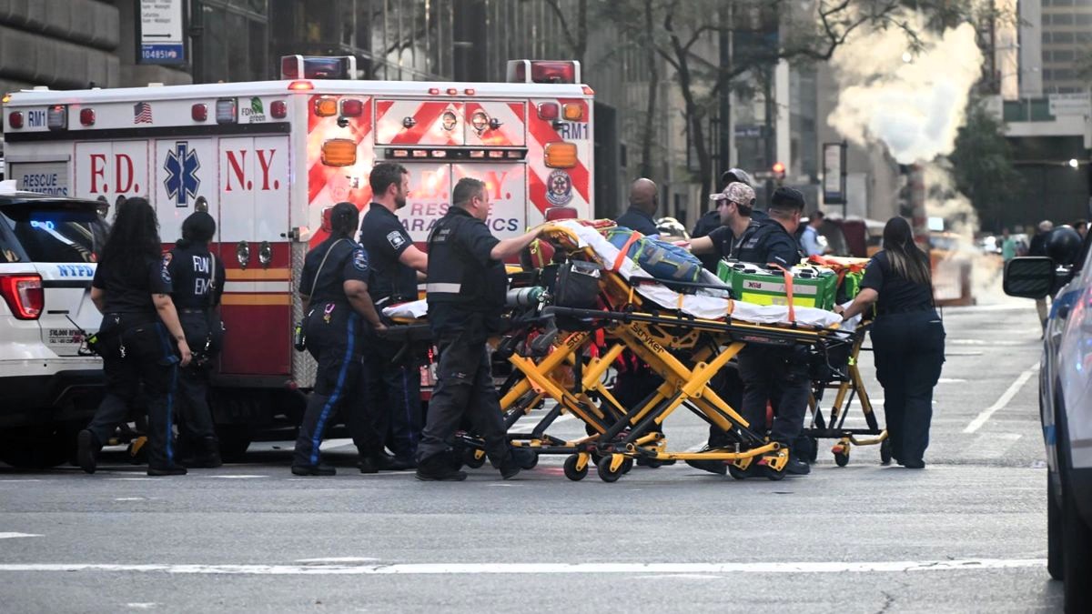 Mata a cinco personas, incluido un policía, en un rascacielos de Nueva York y se suicida