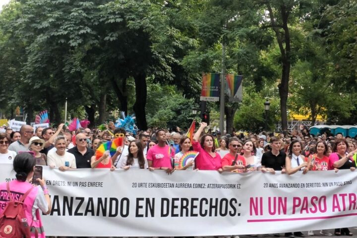 La marcha del Orgullo 2025 llena Madrid en el 20 aniversario del matrimonio igualitario