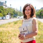 Paloma Sánchez-Garnica recorre Berlín con su trilogía literaria: "Vivimos una época muy peligrosa de confrontación"