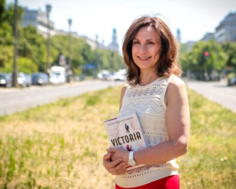Paloma Sánchez-Garnica recorre Berlín con su trilogía literaria: "Vivimos una época muy peligrosa de confrontación"