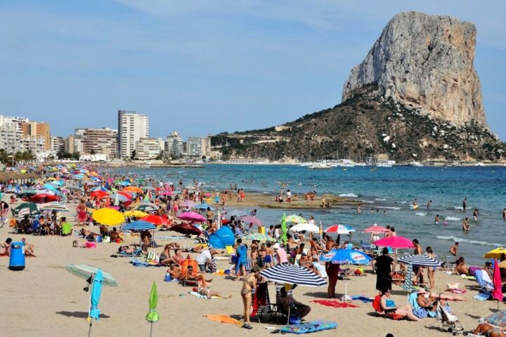 Alicante, Málaga y Murcia tienen hoy alerta amarilla por calor, con máximas de 39ºC