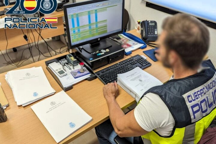 Detenido por intentar robar casi 20.000 euros de una máquina tragaperras
