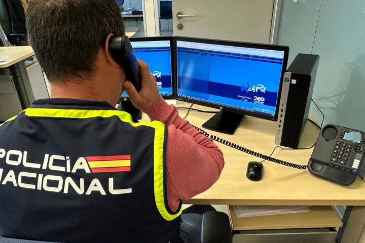 La Policía lanza una campaña informativa con consejos para prevenir estafas y robos en vacaciones