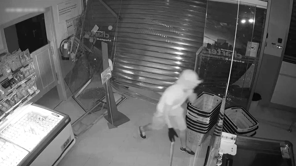 Detenidas cuatro personas por el robo violento de comercios en cinco comunidades