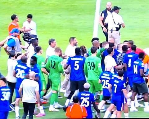 El entrenador del PSG Luis Enrique agrede a un jugador del Chelsea tras perder el Mundial de Clubes (0-3)