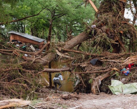 Las inundaciones en Texas dejan ya 91 muertos y decenas de desaparecidos, entre ellos numerosos niños