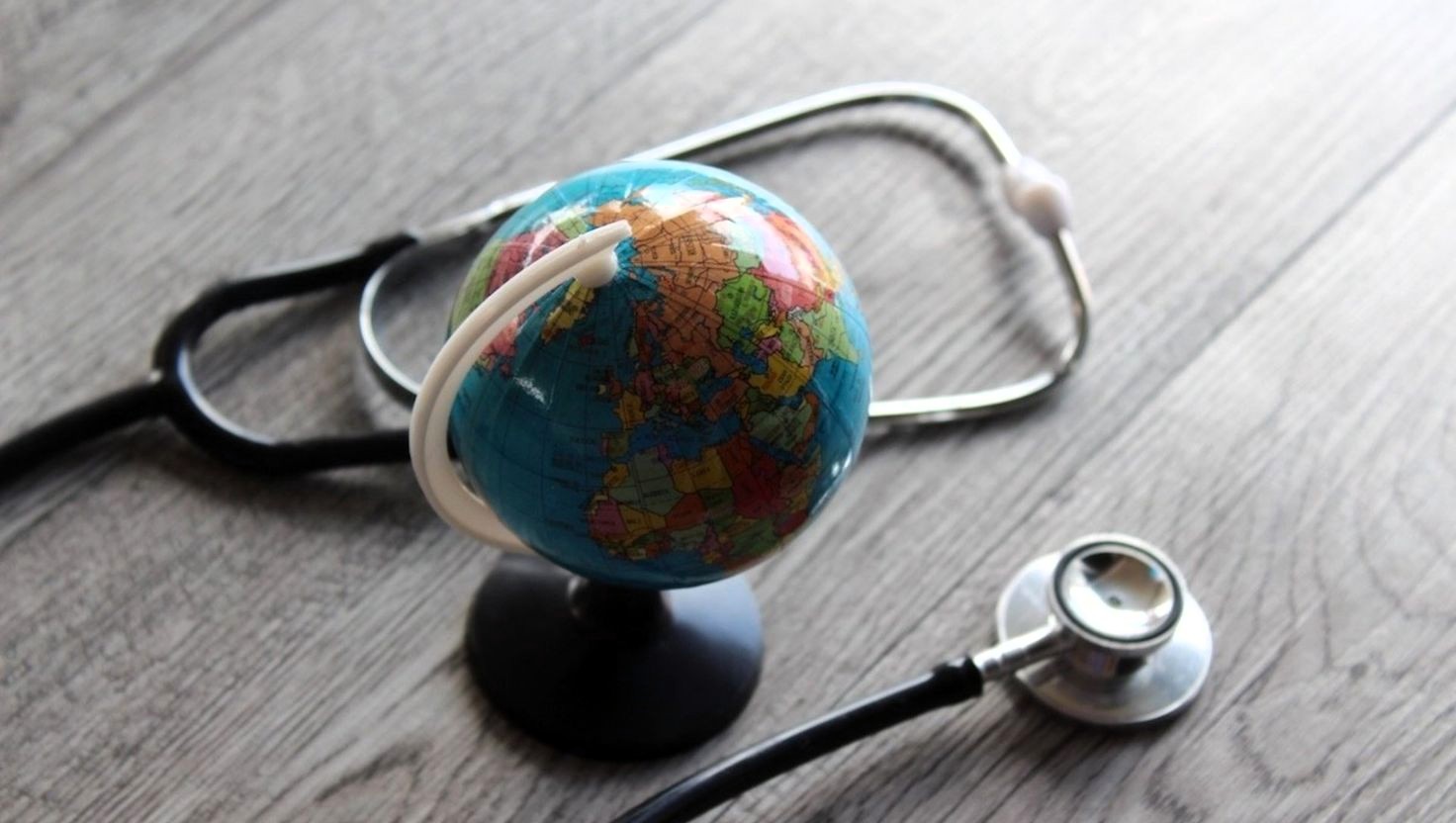Las infecciones son la primera causa de morbilidad durante los viajes y producen hasta un 3% de la mortalidad