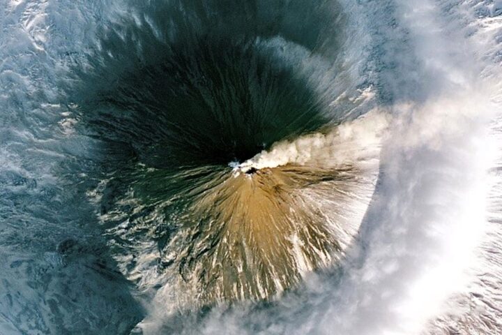 Entra en erupción un segundo volcán en el este de Rusia tras el superterremoto de magnitud 8,8