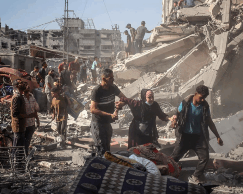 La brutal ofensiva sobre Gaza deja un reguero de destrucción y muerte y el éxodo de millones de personas que no tienen dónde ir