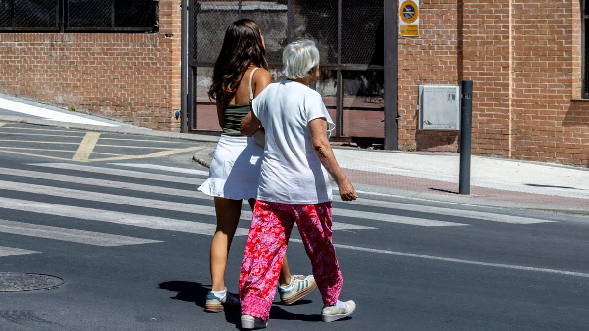 La economía y el futuro de los jóvenes españoles se ha estancado frente a los mayores, los que más consumen y gastan