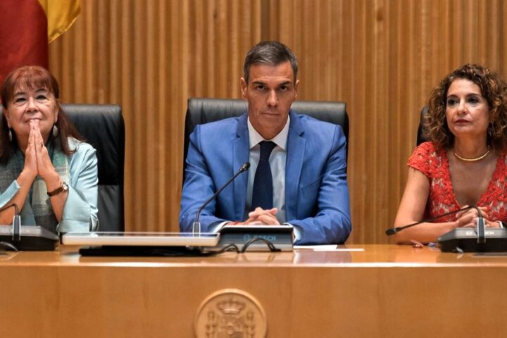 Manos Limpias denuncia a Sánchez por su "aval" a las protestas contra Israel en La Vuelta