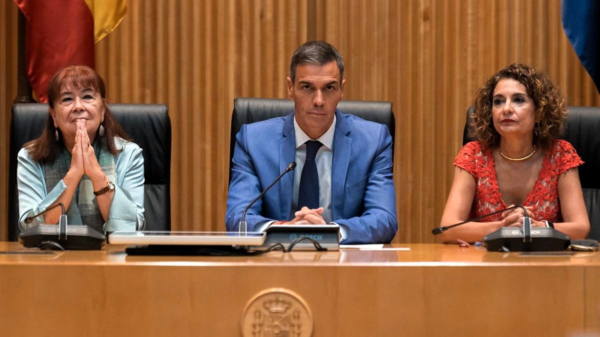 Manos Limpias denuncia a Sánchez por su "aval" a las protestas contra Israel en La Vuelta