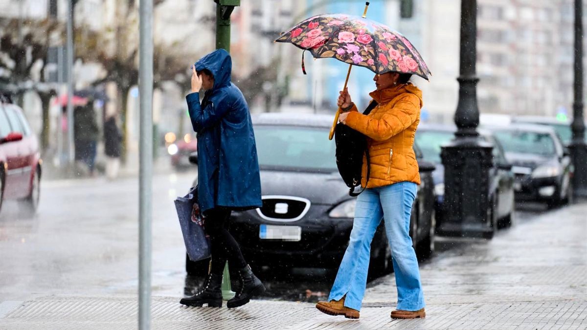 Lluvias, tormentas y oleaje activan este martes las alertas en 14 provincias, cinco de ellas con aviso naranja