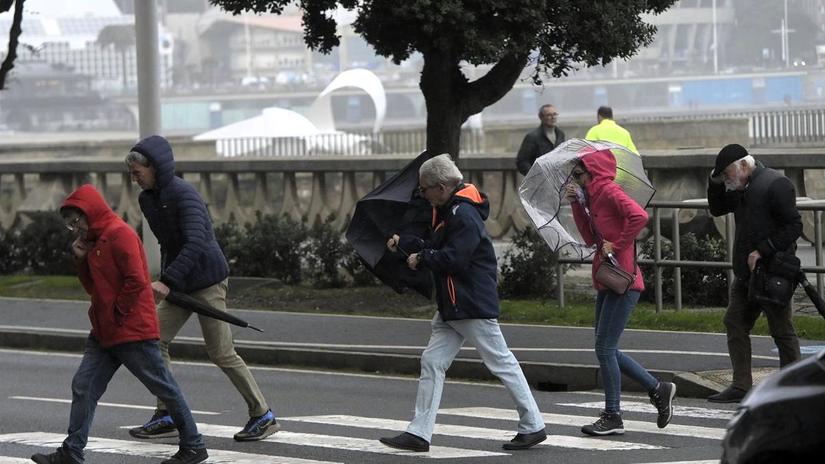 Aemet activa avisos por lluvias, tormentas y nieblas en cinco provincias