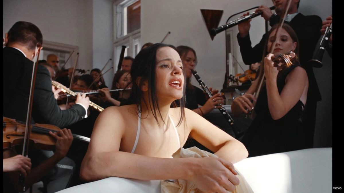 Rosalía publica 'Berghain' con Björk, el primer adelanto de su nuevo álbum: ternura, música clásica y ópera en alemán