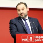 La UCO revela que el PSOE pagó en sobres al exministro Ábalos: "Ya tengo el sobre de Ferraz"