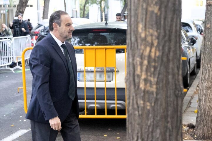 El Supremo mantiene en libertad a Ábalos aunque la Fiscalía reconoce que hay riesgo de fuga y los indicios criminales se han agravado