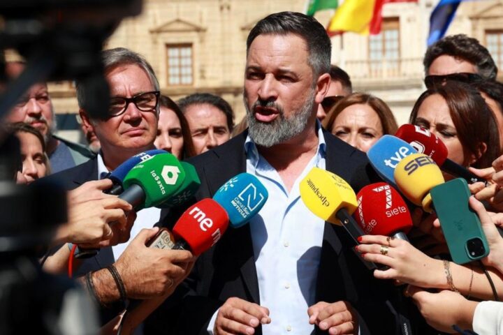 Abascal pide la dimisión del presidente andaluz por la "irresponsabilidad" en el cribado del cáncer de mama