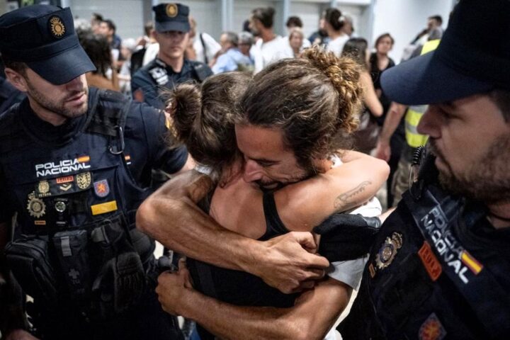 Llegan a España los primeros 21 activistas deportados por Israel: denuncian torturas y vejaciones