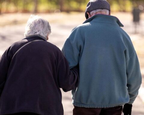 Los españoles viven más años pero la calidad de vida saludable del país ha empeorado, sobre todo en las mujeres