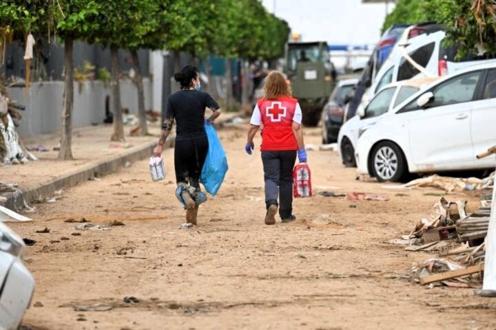 Cruz Roja ha atendido a más de 143.000 personas afectadas por la dana y ha ejecutado el 54% de las donaciones
