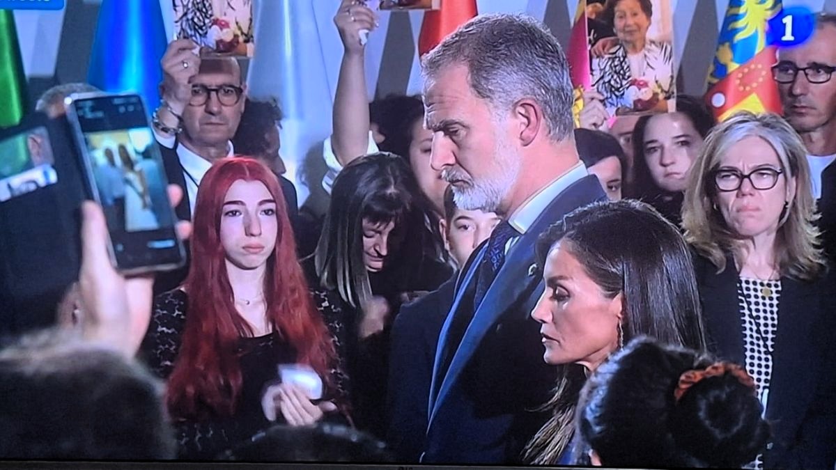 El dolor y las lágrimas bañan el homenaje de Estado a las víctima de la dana, que culpan de la tragedia a quien "omitió su deber"