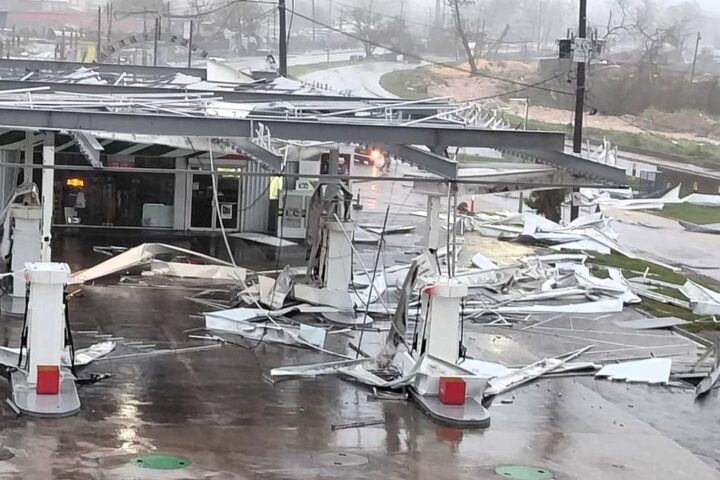 El poder de 'Melissa' golpea con saña Jamaica y llega a Cuba, donde ya hay más de 700.000 evacuados