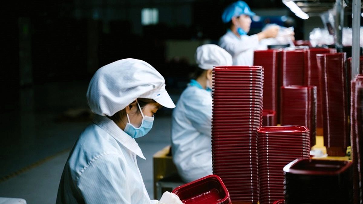 La Seguridad Social supera la barrera histórica de los tres millones de extranjeros cotizando