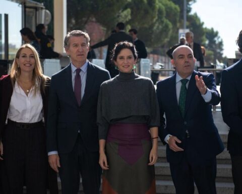 Feijóo desvela su plan para los autónomos: tarifa cero el primer año, eximir del IVA si ganan hasta 85.000 y menos burocracia