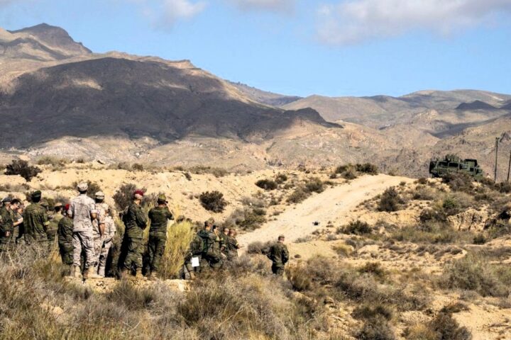Muere un legionario y otro está grave al explotar un artefacto en la base militar de Viator
