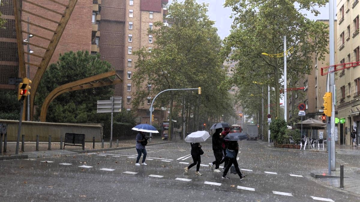 La inestabilidad por lluvias y tormentas provoca avisos en trece provincias
