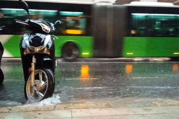 Lluvias, tormentas y nieblas activan los avisos en Baleares, Cataluña y Galicia