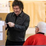El partido de Milei mantiene la confianza del electorado argentino y gana las legislativas en el país