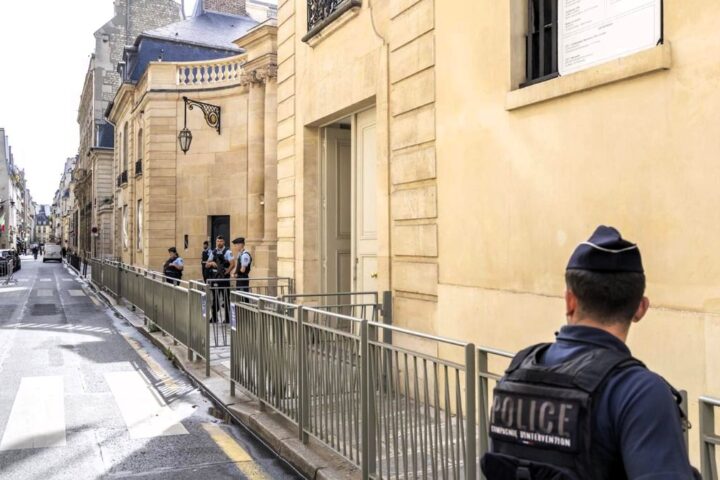 Detenida en Barcelona la sospechosa de otro robo en un museo de París de donde se llevó oro por valor de 1,5 millones