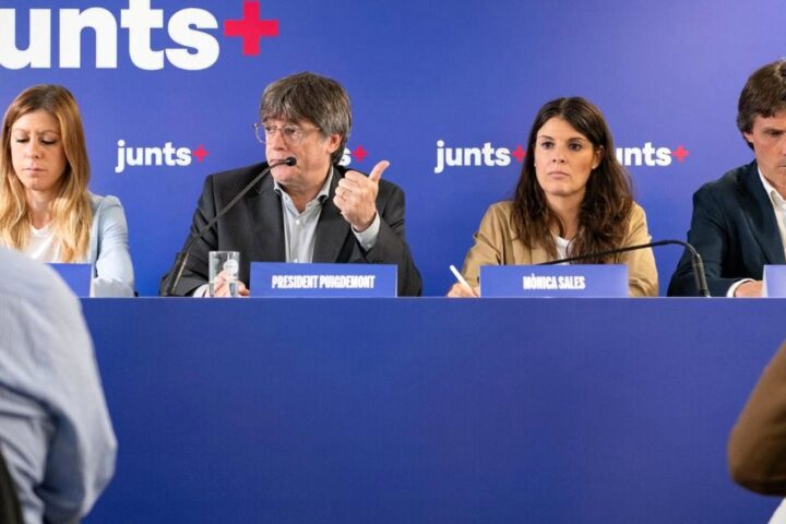 El teatro de Puigdemont en Perpignan sobre la ruptura con el PSOE sólo tendrá valor si van a la moción de censura