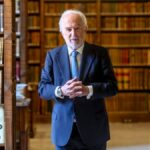 La REA repulsa las críticas de García Montero al director de la institución