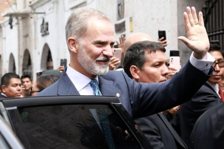 El Rey defiende el español como una "comunidad de valores" que une en tiempos de competencia, de rivalidad y desconexión