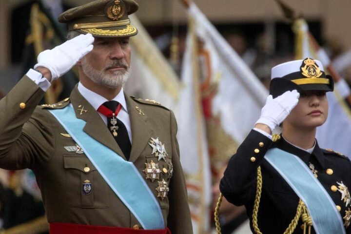 Madrid acoge mañana el desfile de la fiesta nacional, presidido por los Reyes y al que acuden Leonor y la infanta Sofía