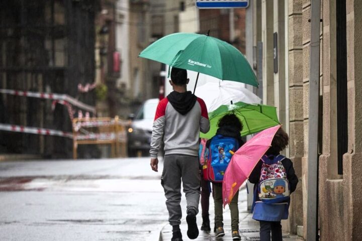 Activados los avisos por lluvias en siete provincias, en varias de ellas con precipitaciones fuertes