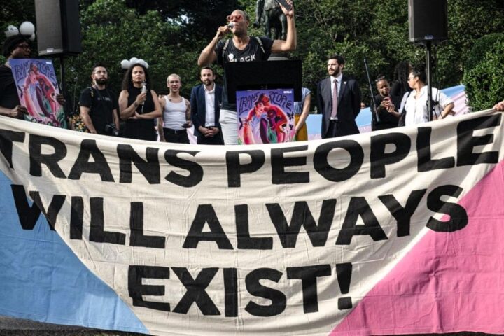 El Supremo de EE UU permite a Trump borrar la identidad de género de los pasaportes