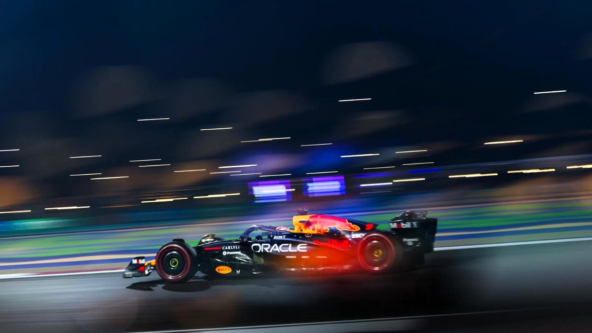 Verstappen gana en Catar, McLaren se equivoca y Sainz sube al podio