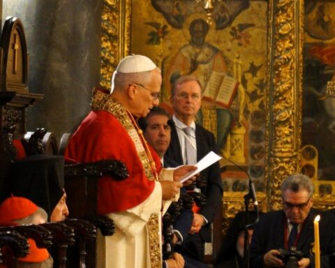 El Papa visita la Catedral Armenia Apostólica en el último día de su viaje a Turquía antes de partir hacia el Líbano