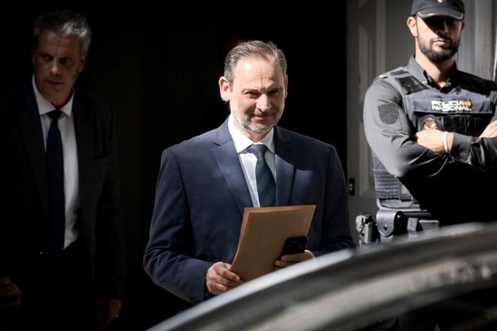 El exministro Ábalos, a un paso de entrar hoy en la cárcel por corrupción