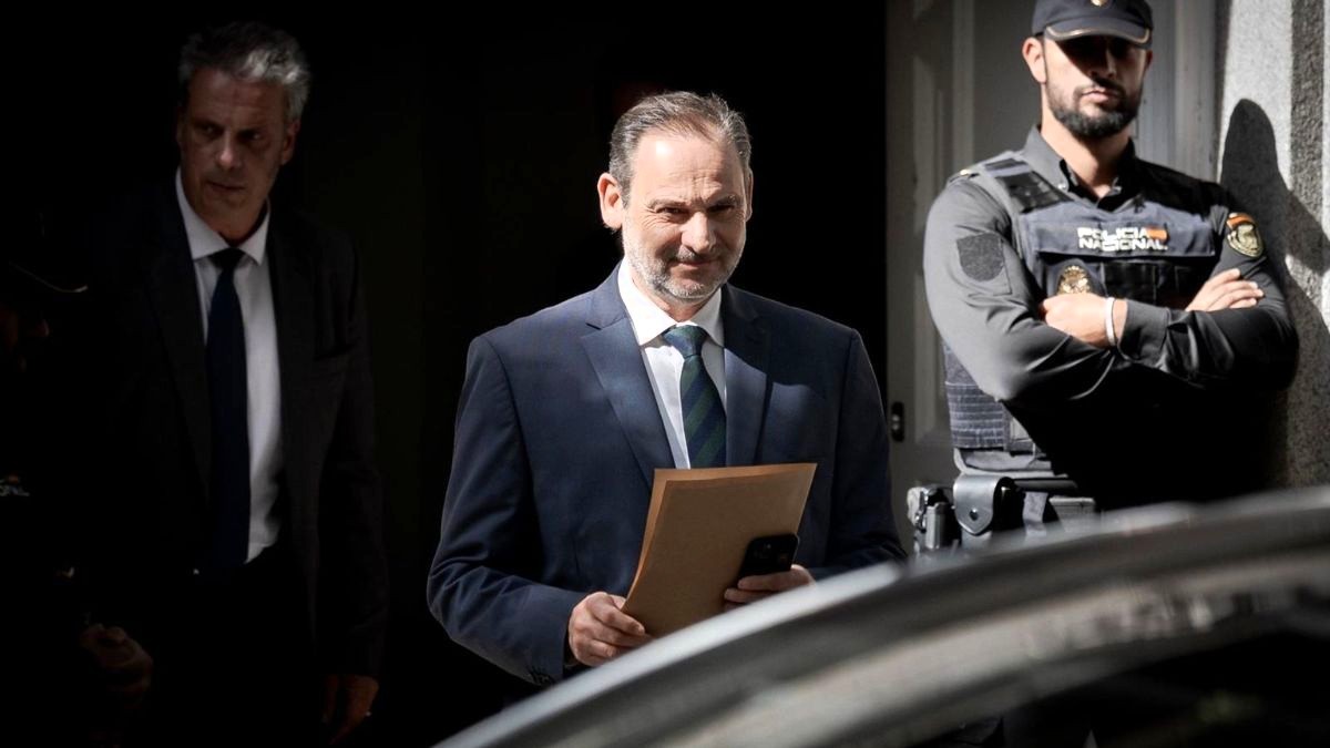 El exministro Ábalos, a un paso de entrar hoy en la cárcel por corrupción