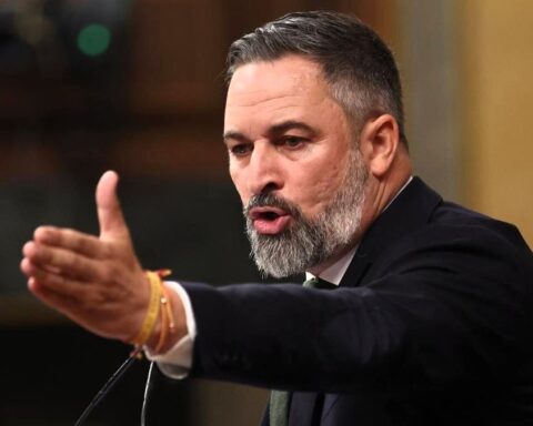 Abascal ofrece a Sánchez adelantar elecciones en Valencia si convoca generales: "Si no, cállese y déjenos"