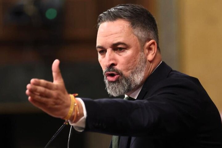 Abascal ofrece a Sánchez adelantar elecciones en Valencia si convoca generales: "Si no, cállese y déjenos"